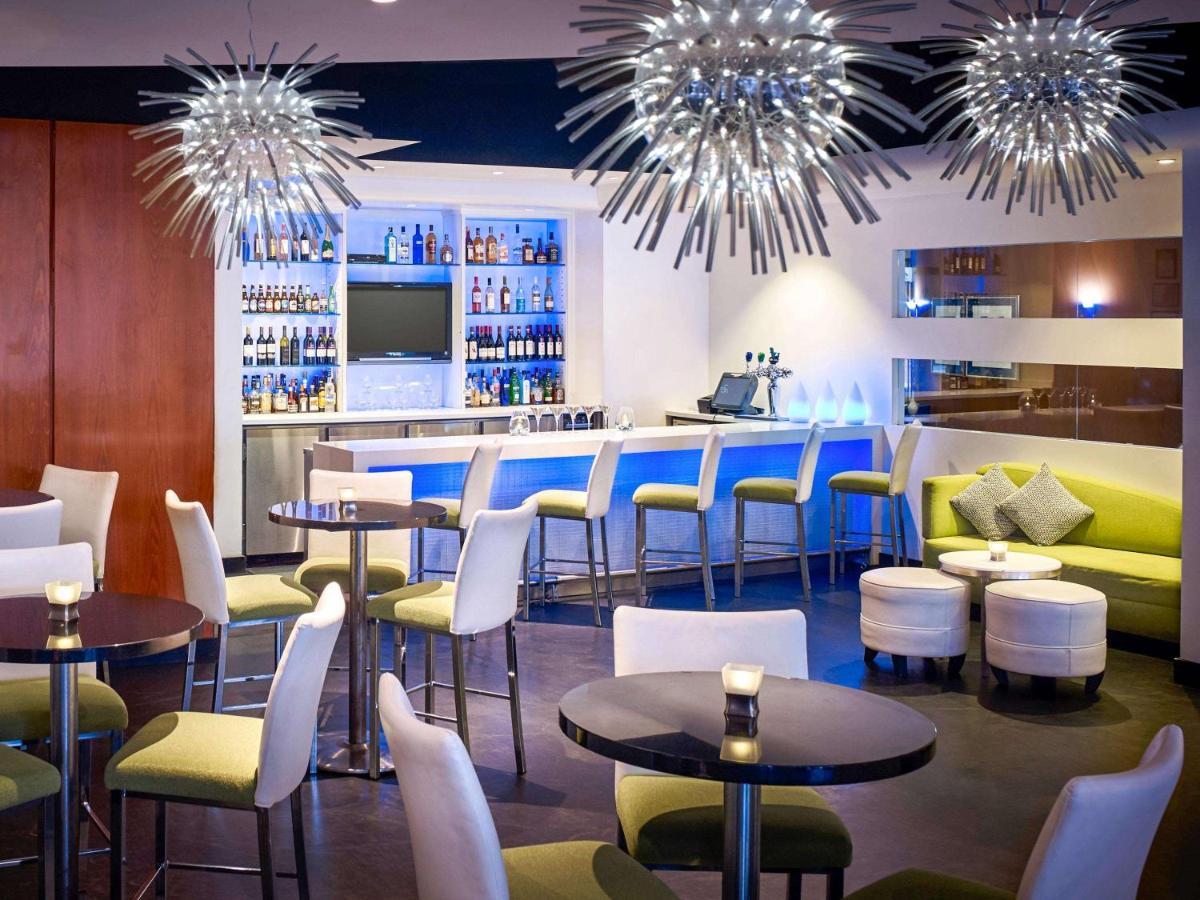 Novotel Toronto North York Bagian luar foto
