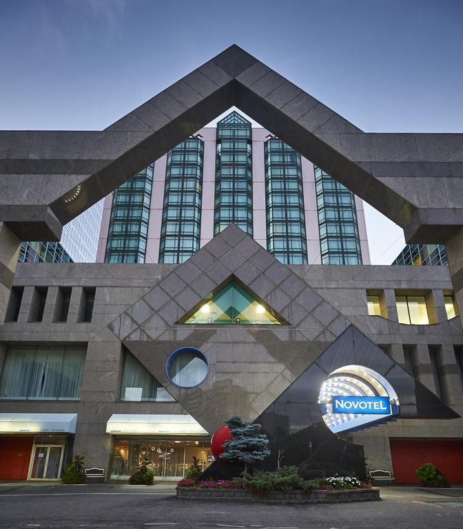 Novotel Toronto North York Bagian luar foto