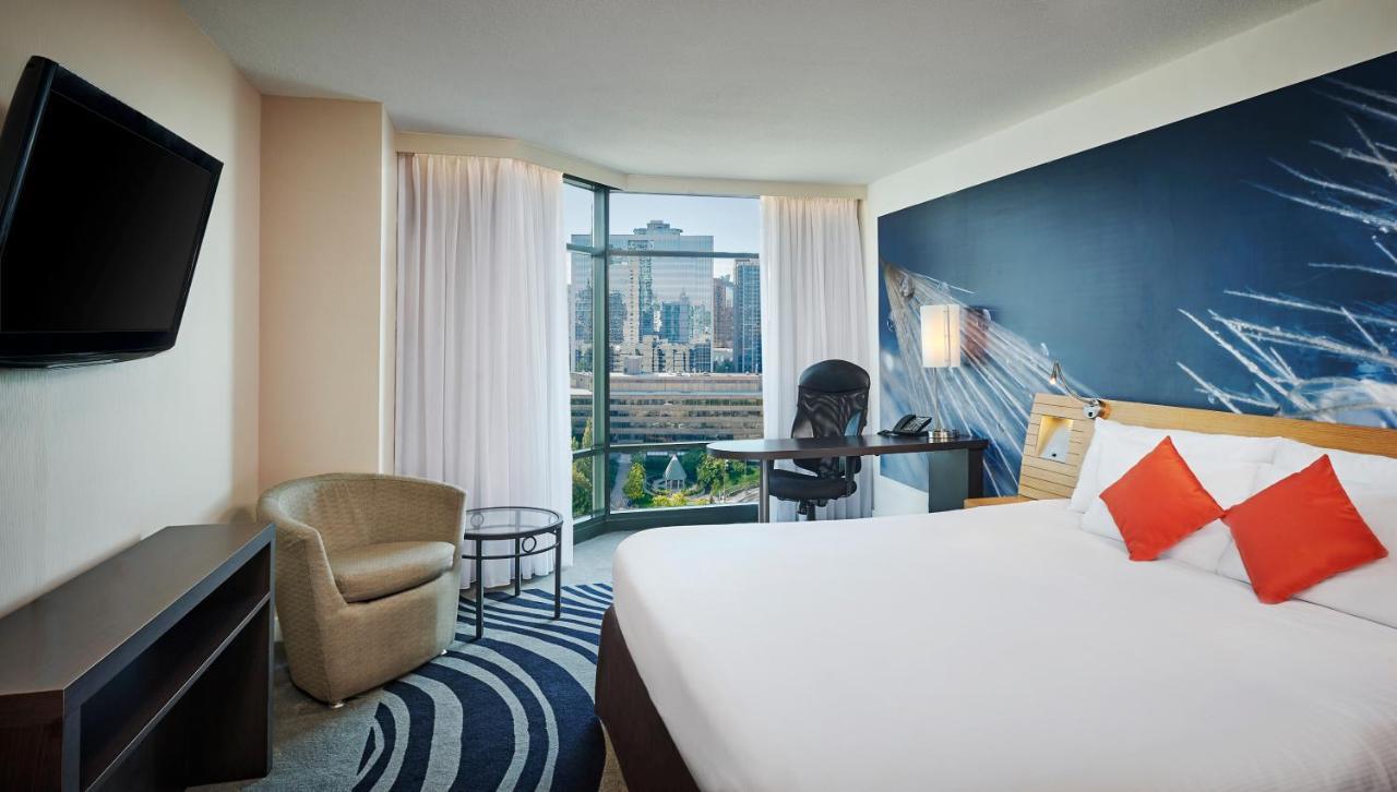Novotel Toronto North York Bagian luar foto
